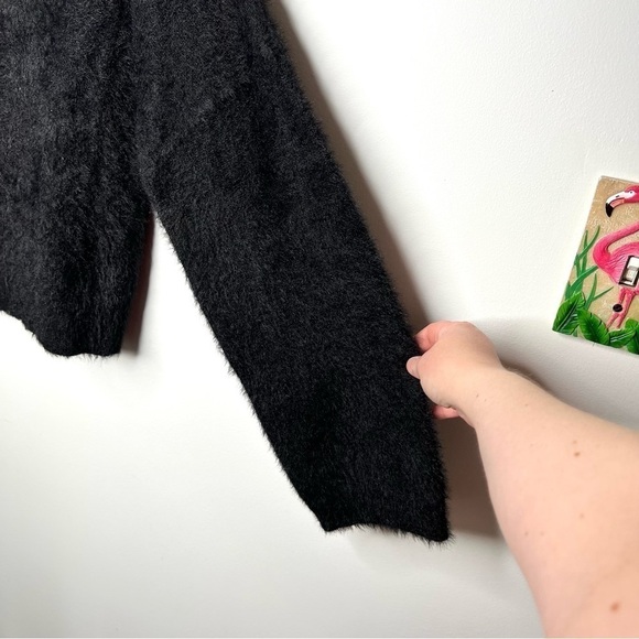 Lover + Friends Black Bell Sleeve Eyelash Pullover Fuzzy Black Sweater Size XXS - Picture 7 of 16